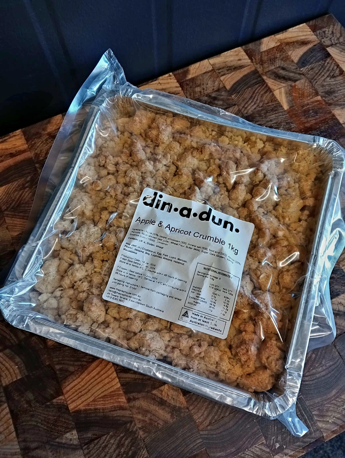 Apple & Apricot crumble
