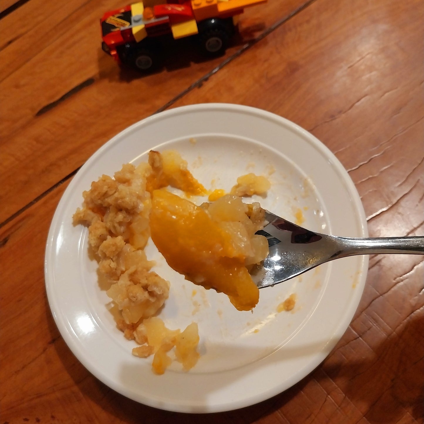 FRESH Peach & Mango Crumble